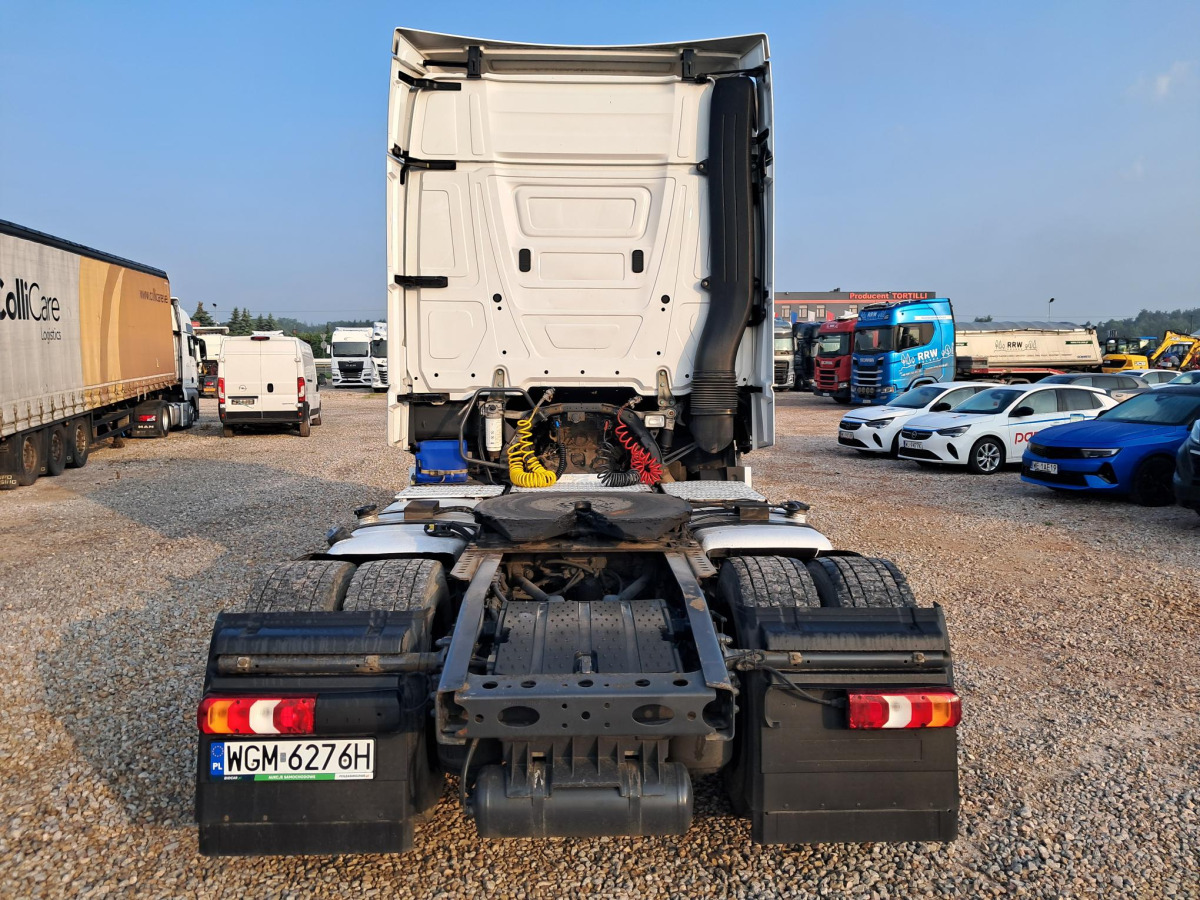 MERCEDES BENZ ACTROS CIĄGNIK SIODŁOWY - Nyergesvontató: 4 kép. MERCEDES BENZ ACTROS CIĄGNIK SIODŁOWY - Nyergesvontató: 4 kép.