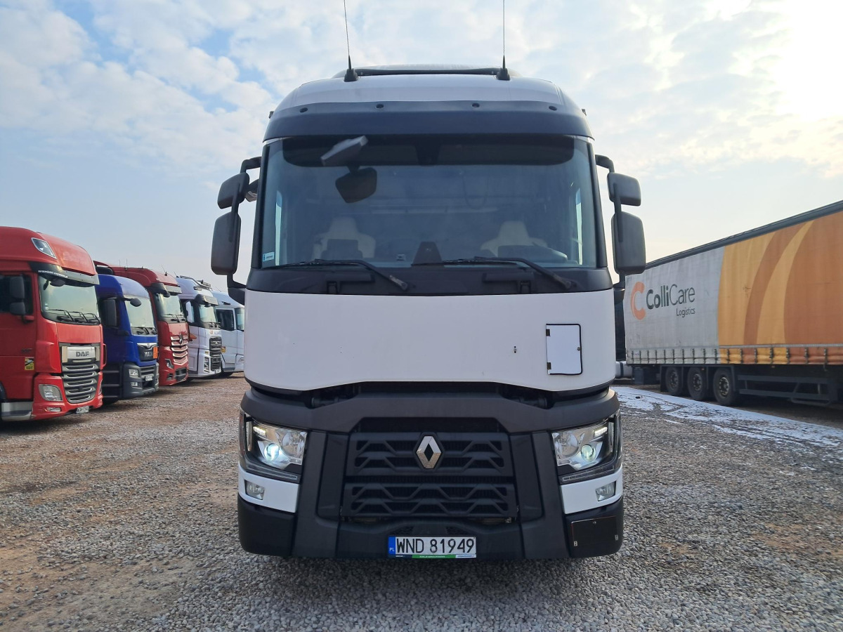 RENAULT T CIĄGNIK SIODŁOWY - Nyergesvontató: 3 kép. RENAULT T CIĄGNIK SIODŁOWY - Nyergesvontató: 3 kép.