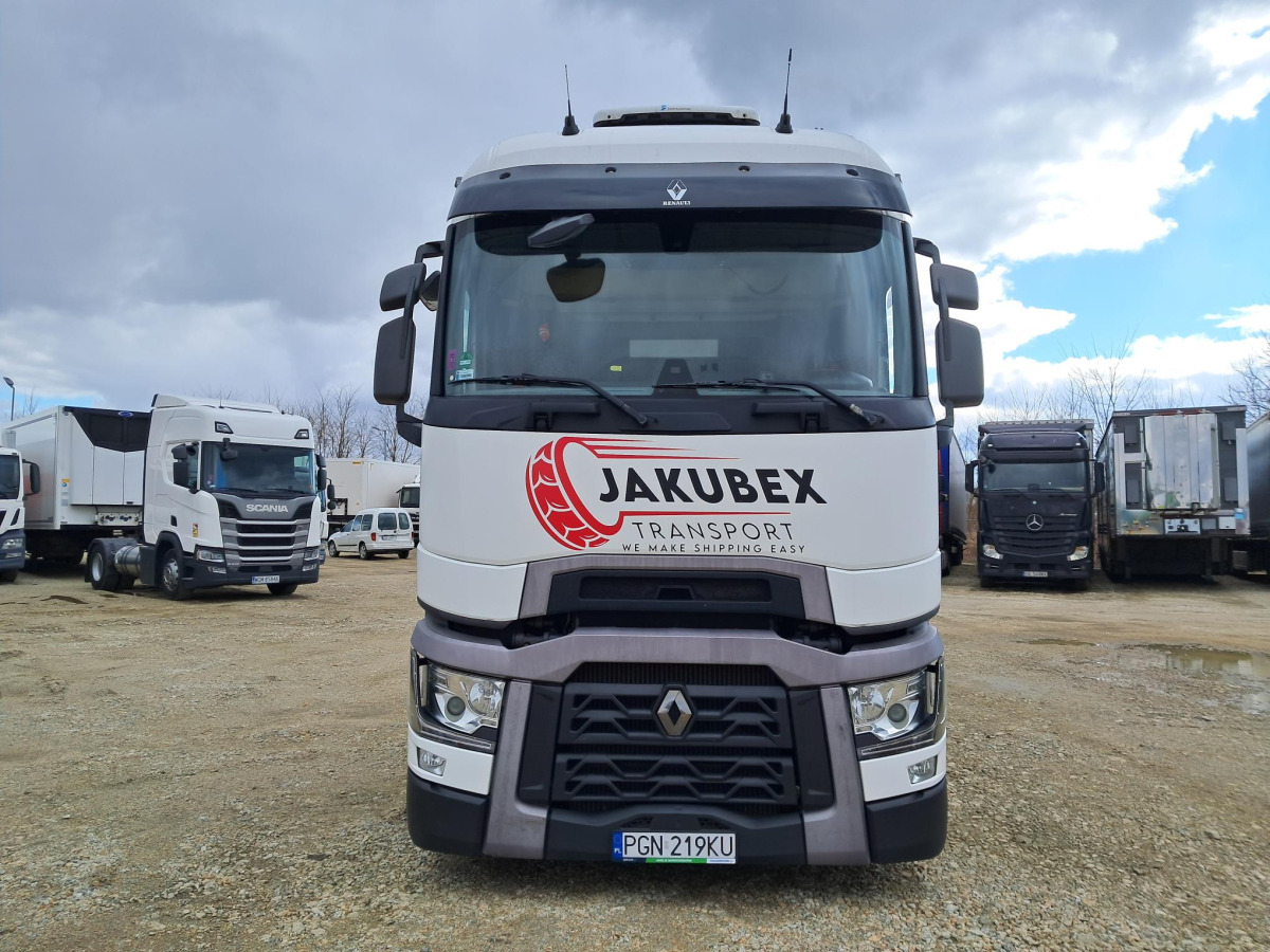 RENAULT T CIĄGNIK SIODŁOWY - Nyergesvontató: 3 kép. RENAULT T CIĄGNIK SIODŁOWY - Nyergesvontató: 3 kép.