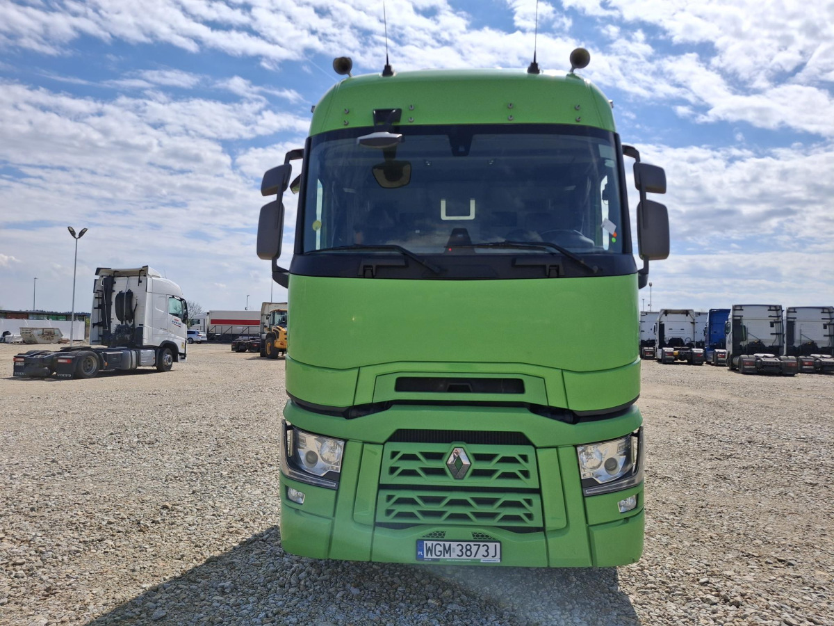 RENAULT T520 CIĄGNIK SIODŁOWY - Nyergesvontató: 3 kép. RENAULT T520 CIĄGNIK SIODŁOWY - Nyergesvontató: 3 kép.