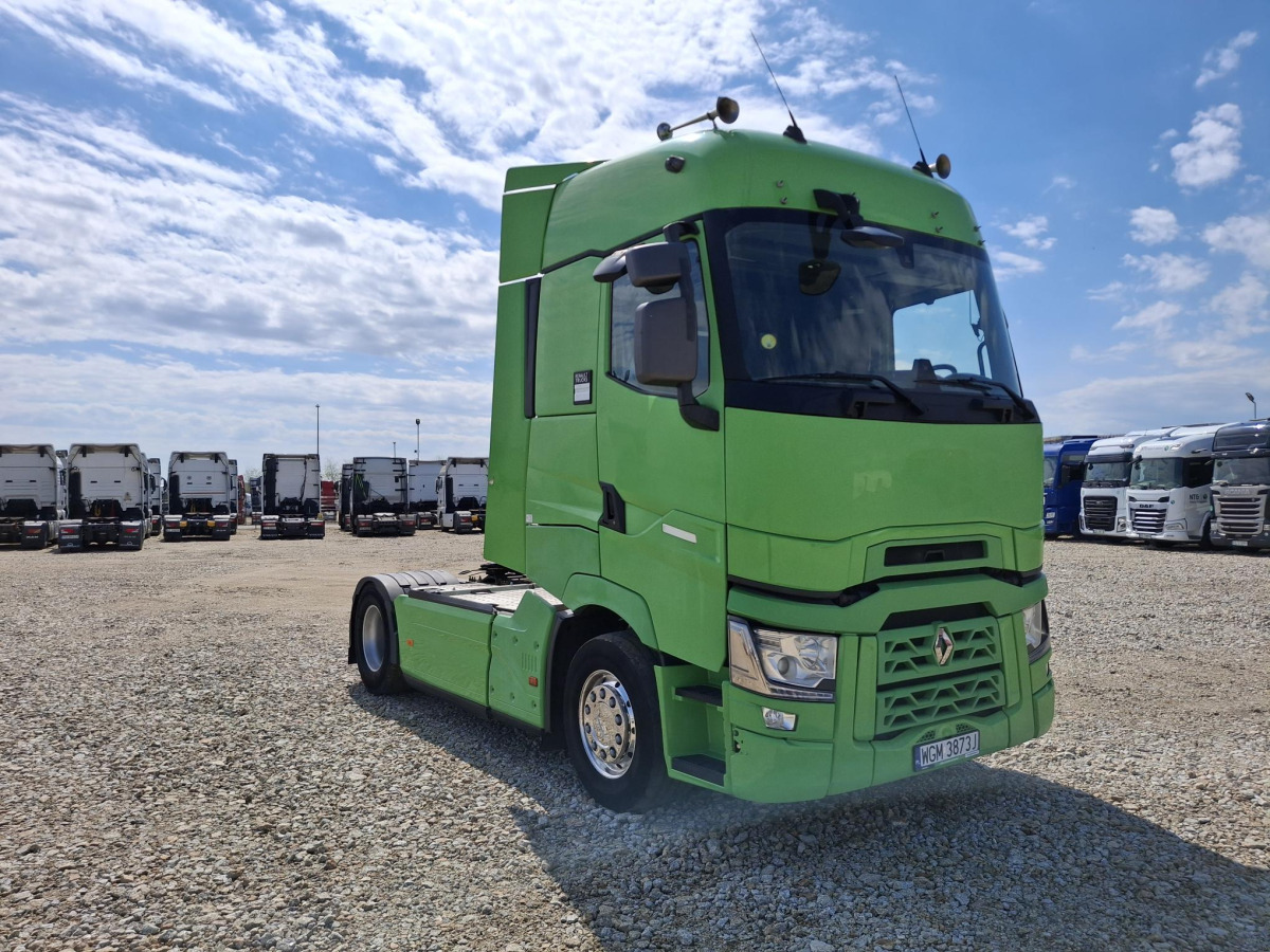 RENAULT T520 CIĄGNIK SIODŁOWY - Nyergesvontató: 1 kép. RENAULT T520 CIĄGNIK SIODŁOWY - Nyergesvontató: 1 kép.