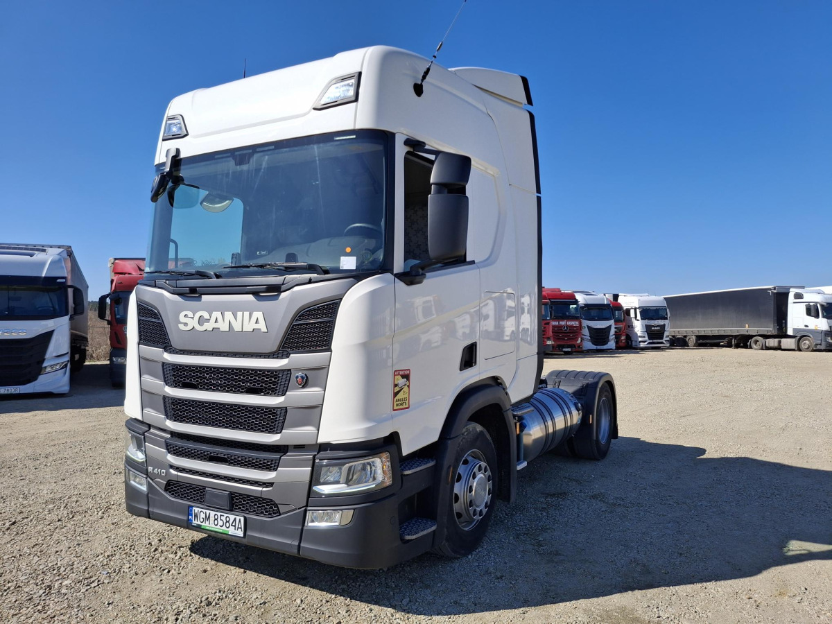 SCANIA R410 CIĄGNIK SIODŁOWY - Nyergesvontató: 2 kép. SCANIA R410 CIĄGNIK SIODŁOWY - Nyergesvontató: 2 kép.
