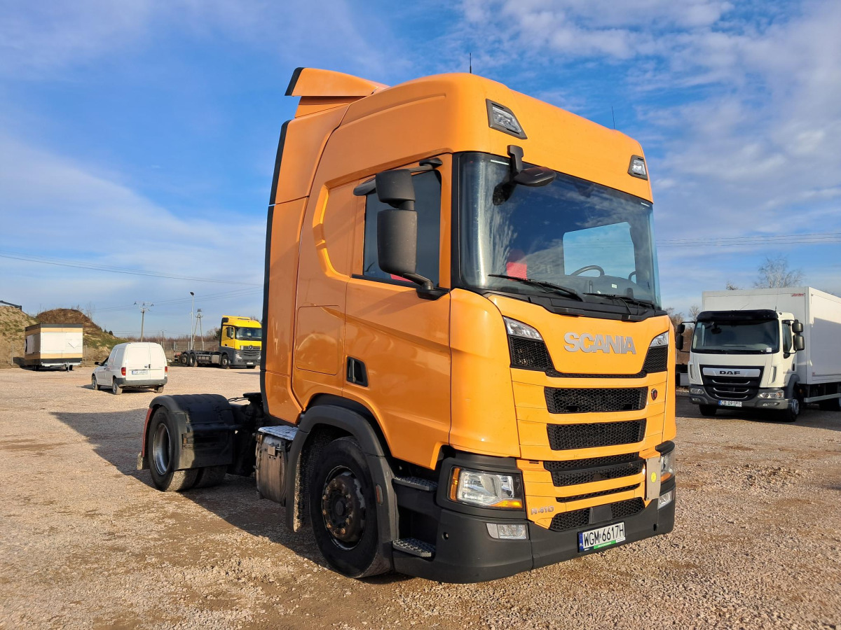 SCANIA R410 CIĄGNIK SIODŁOWY - Nyergesvontató: 2 kép. SCANIA R410 CIĄGNIK SIODŁOWY - Nyergesvontató: 2 kép.