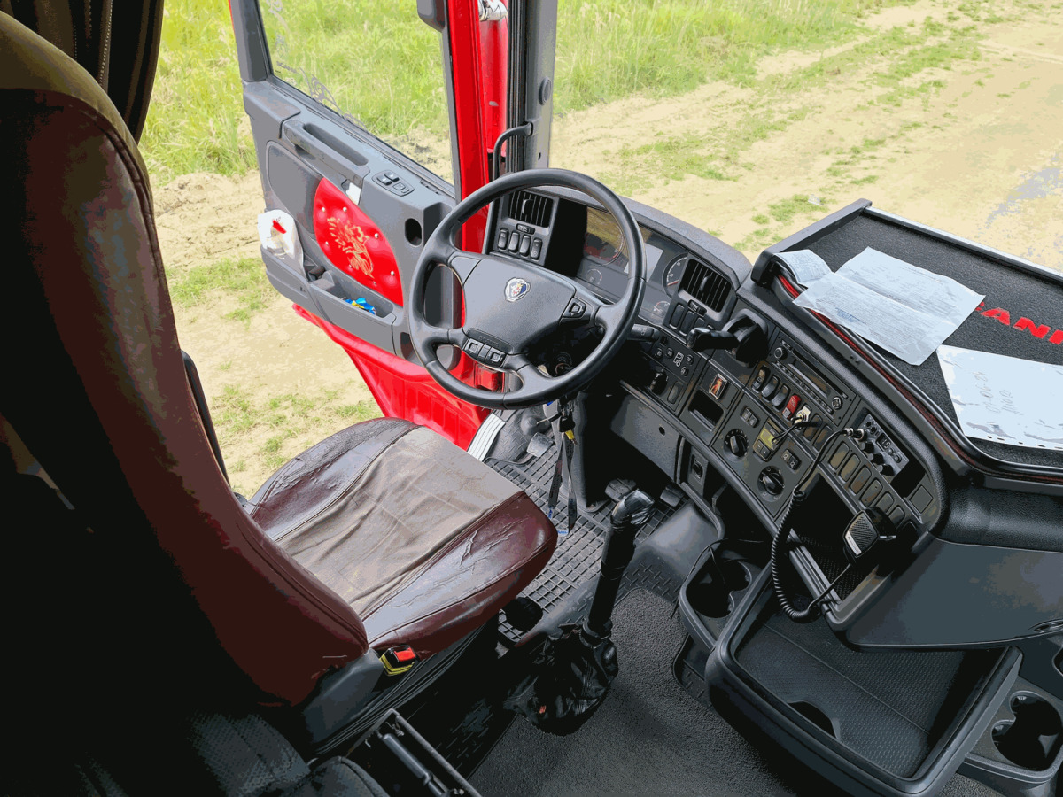 SCANIA R420 CIĄGNIK SIODŁOWY - Nyergesvontató: 5 kép. SCANIA R420 CIĄGNIK SIODŁOWY - Nyergesvontató: 5 kép.
