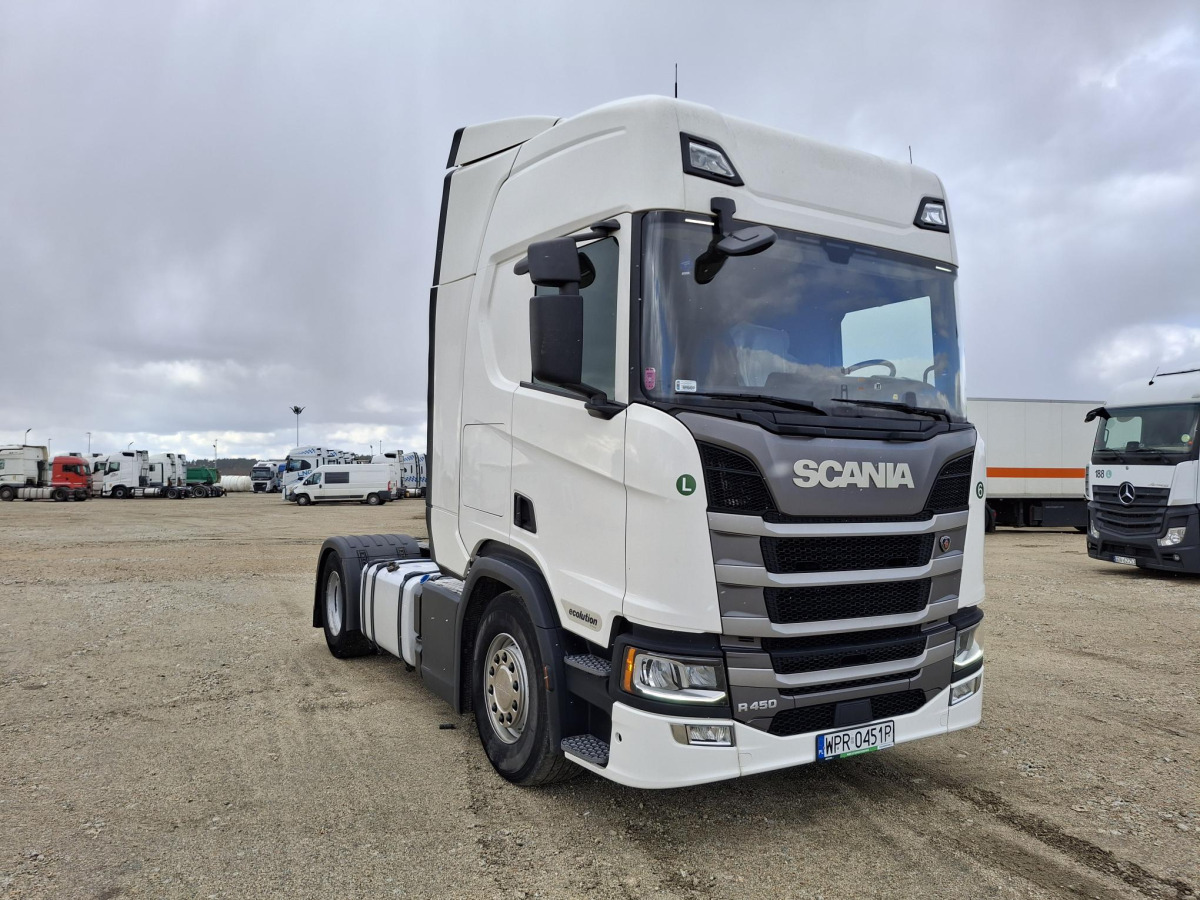 SCANIA R450 CIĄGNIK SIODŁOWY - Nyergesvontató: 1 kép. SCANIA R450 CIĄGNIK SIODŁOWY - Nyergesvontató: 1 kép.