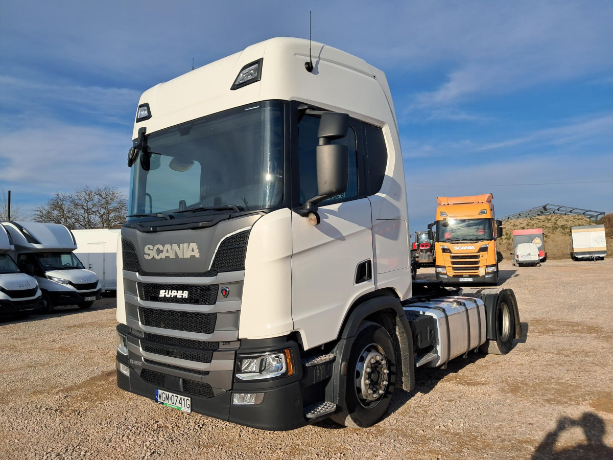 SCANIA R450 CIĄGNIK SIODŁOWY - Nyergesvontató: 4 kép. SCANIA R450 CIĄGNIK SIODŁOWY - Nyergesvontató: 4 kép.
