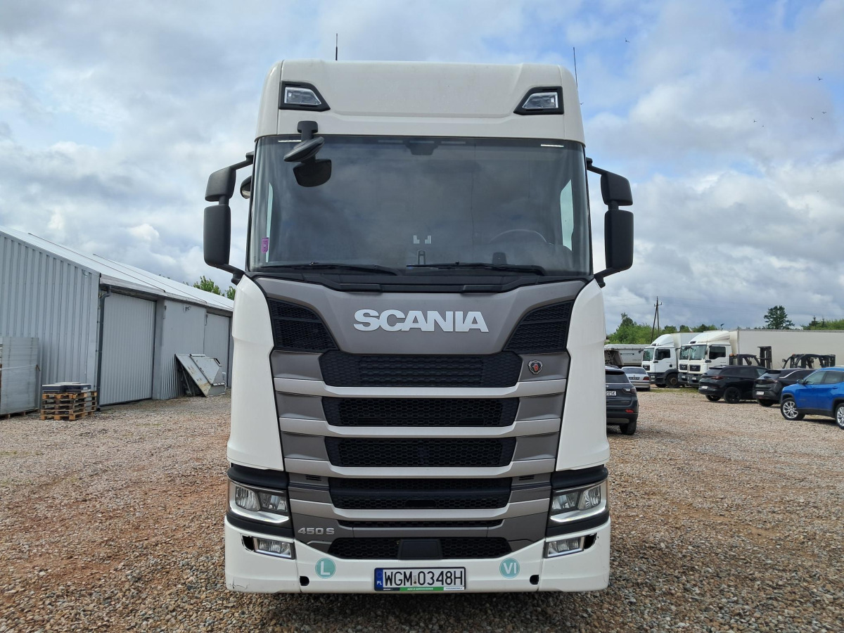 SCANIA S450 CIĄGNIK SIODŁOWY - Nyergesvontató: 3 kép. SCANIA S450 CIĄGNIK SIODŁOWY - Nyergesvontató: 3 kép.