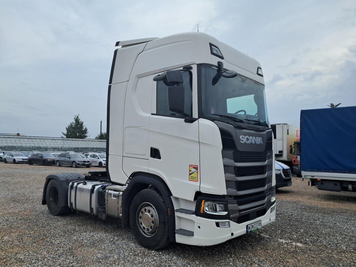 SCANIA S450 CIĄGNIK SIODŁOWY - Nyergesvontató: 1 kép. SCANIA S450 CIĄGNIK SIODŁOWY - Nyergesvontató: 1 kép.