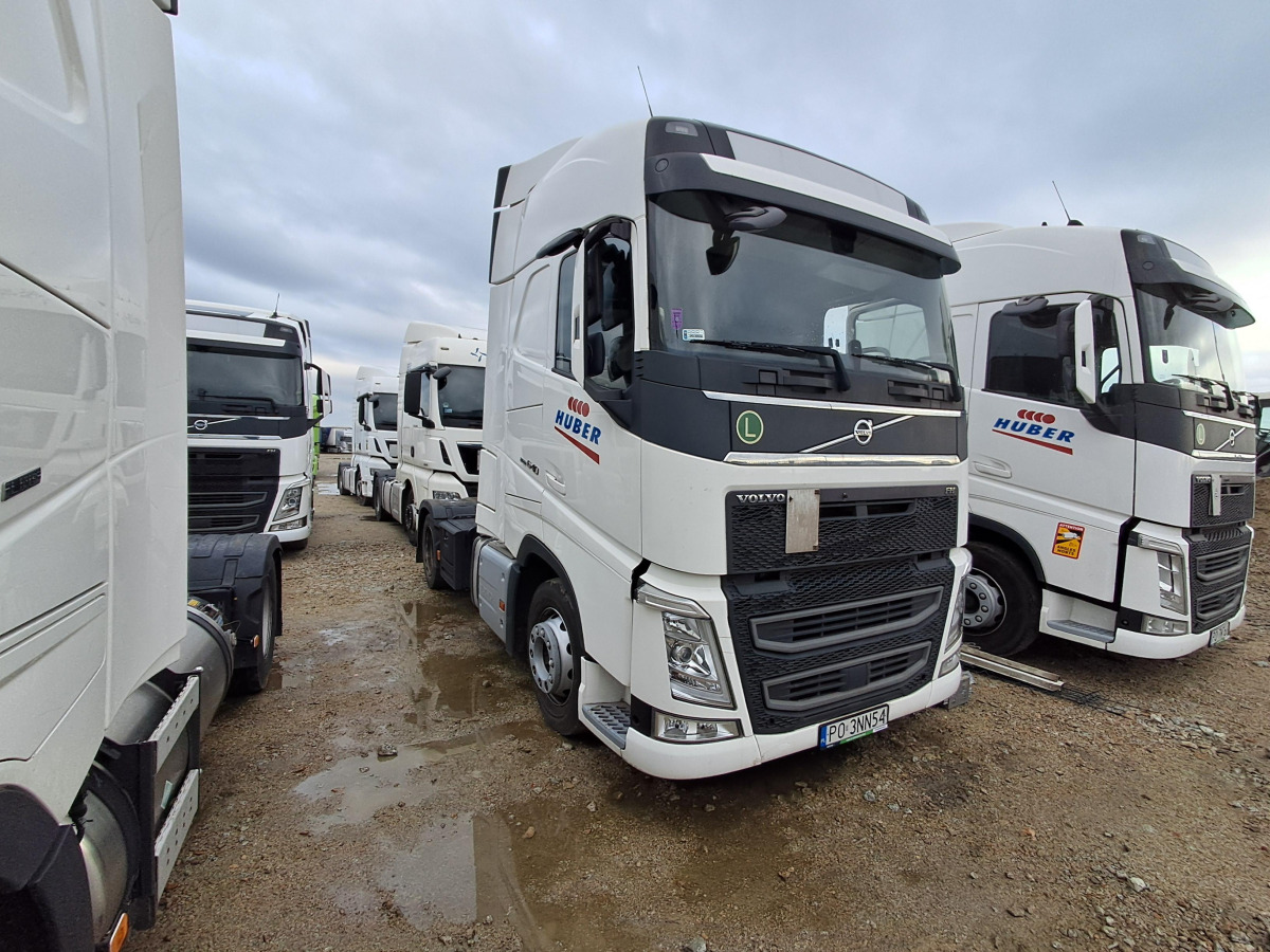 VOLVO FH 460 CIĄGNIK SIODŁOWY - Nyergesvontató: 1 kép. VOLVO FH 460 CIĄGNIK SIODŁOWY - Nyergesvontató: 1 kép.