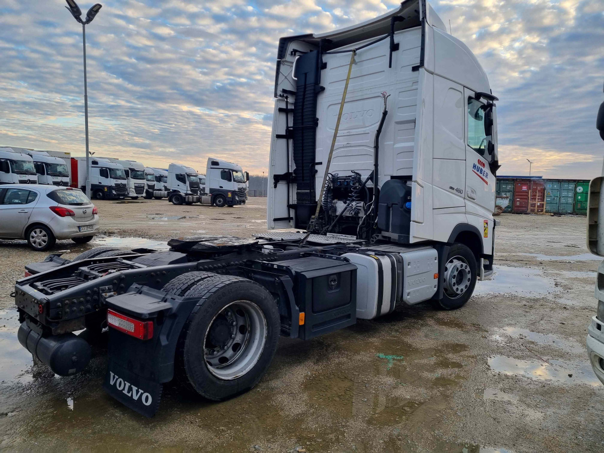 VOLVO FH 460 CIĄGNIK SIODŁOWY - Nyergesvontató: 4 kép. VOLVO FH 460 CIĄGNIK SIODŁOWY - Nyergesvontató: 4 kép.