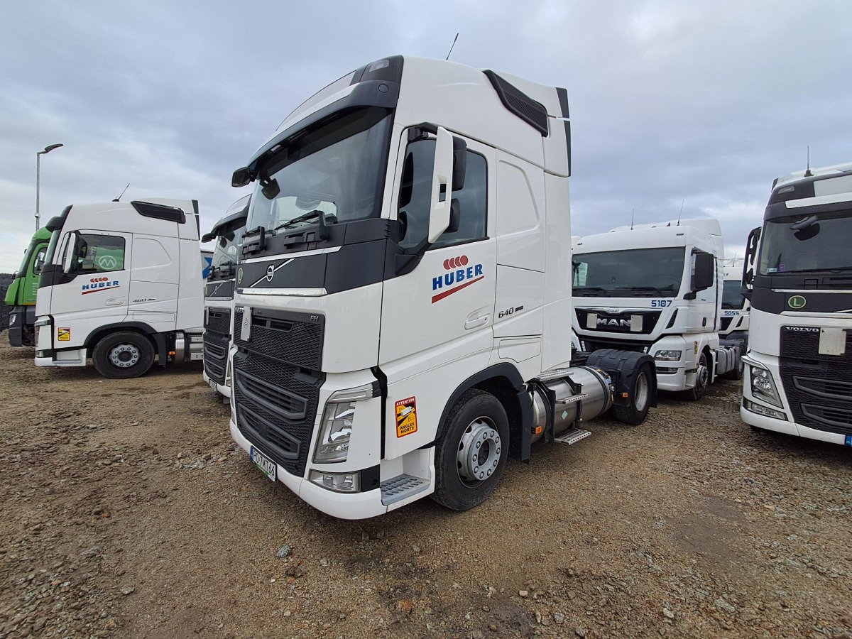 VOLVO FH CIĄGNIK SIODŁOWY - Nyergesvontató: 3 kép. VOLVO FH CIĄGNIK SIODŁOWY - Nyergesvontató: 3 kép.