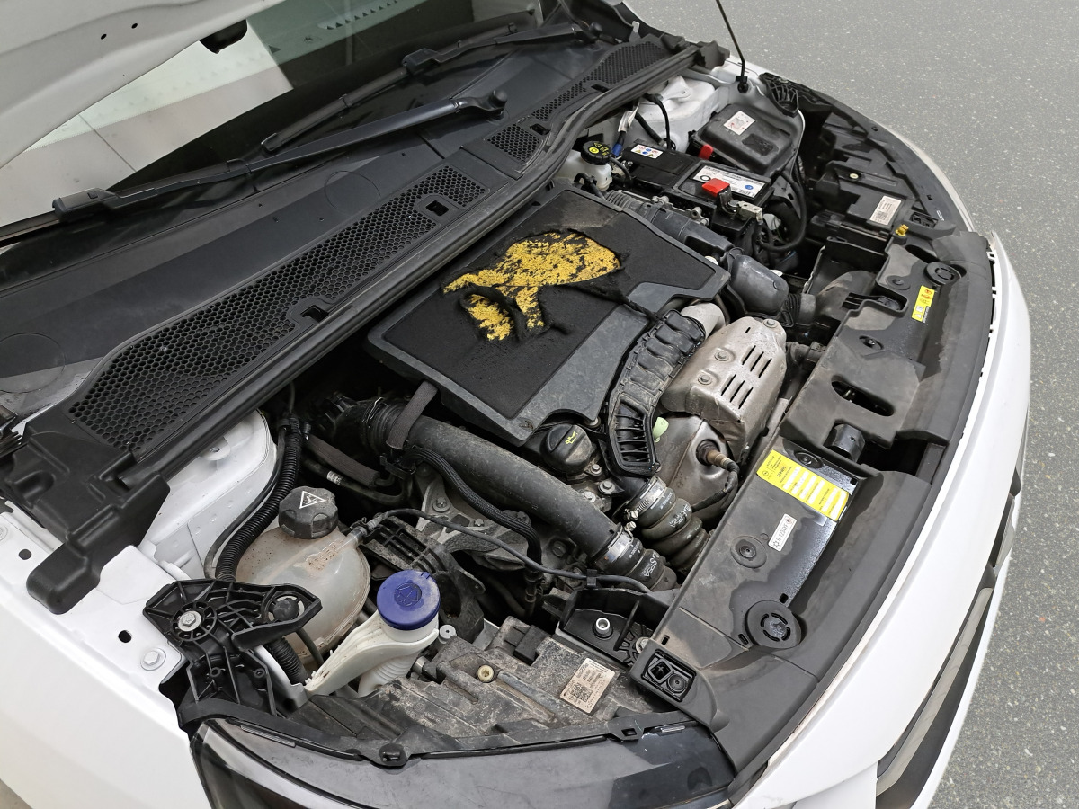 Hatchback OPEL CORSA HATCHBACK: 15 kép.