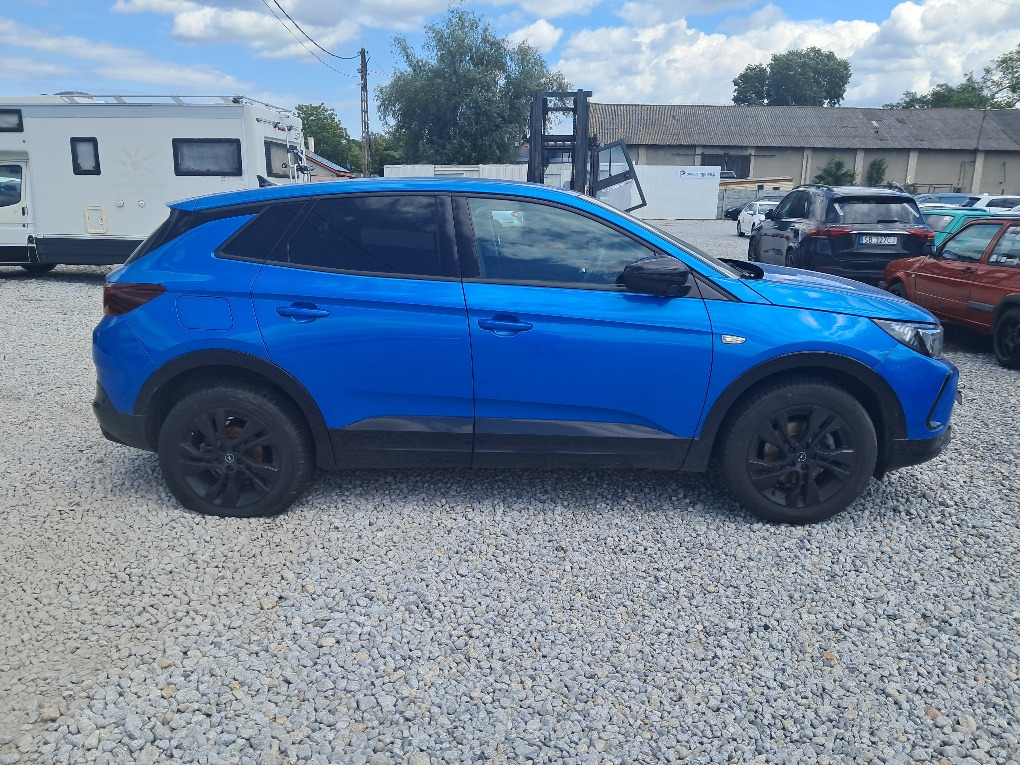 OPEL GRANDLAND SUV - Terepjáró/ SUV: 5 kép. OPEL GRANDLAND SUV - Terepjáró/ SUV: 5 kép.