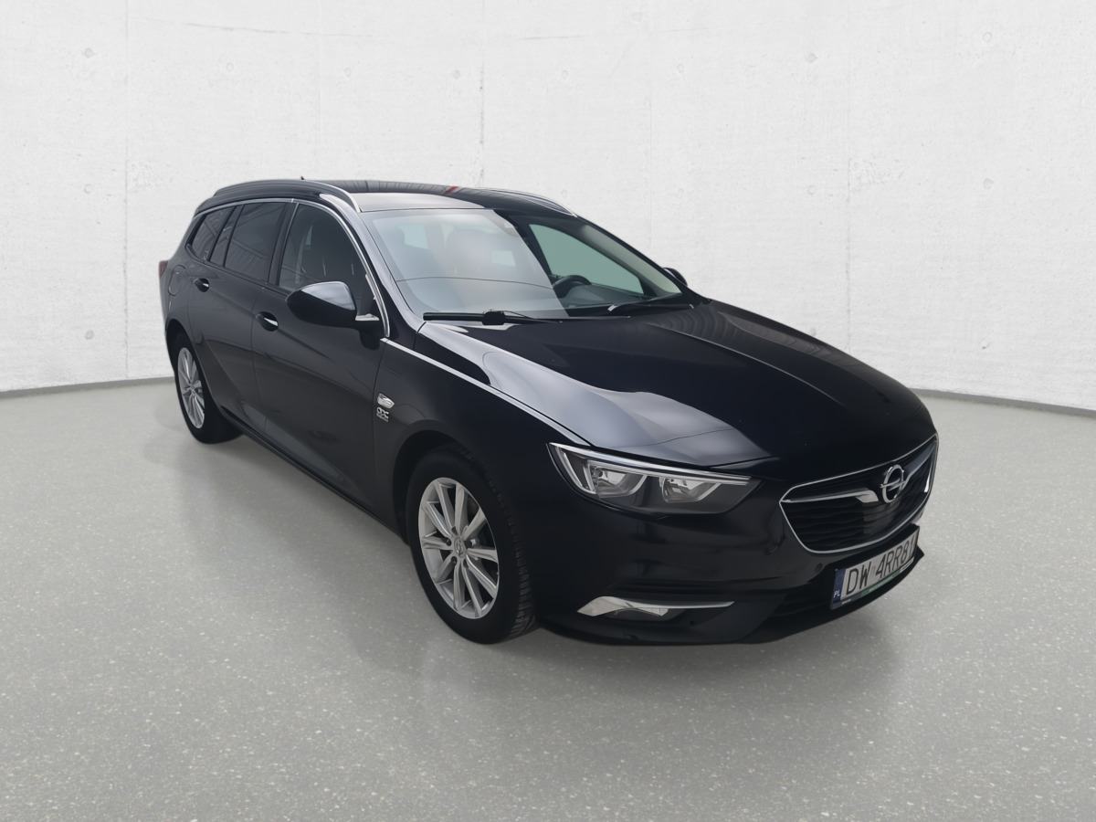 OPEL INSIGNIA SPORTS TOURER KOMBI - Autó: 2 kép. OPEL INSIGNIA SPORTS TOURER KOMBI - Autó: 2 kép.
