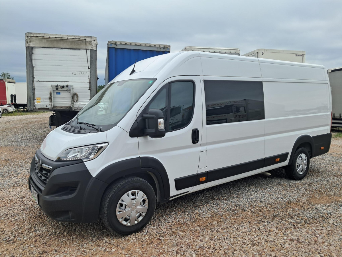 OPEL MOVANO BRYGADÓWKA - Duplakabinos kisteherautó: 2 kép. OPEL MOVANO BRYGADÓWKA - Duplakabinos kisteherautó: 2 kép.