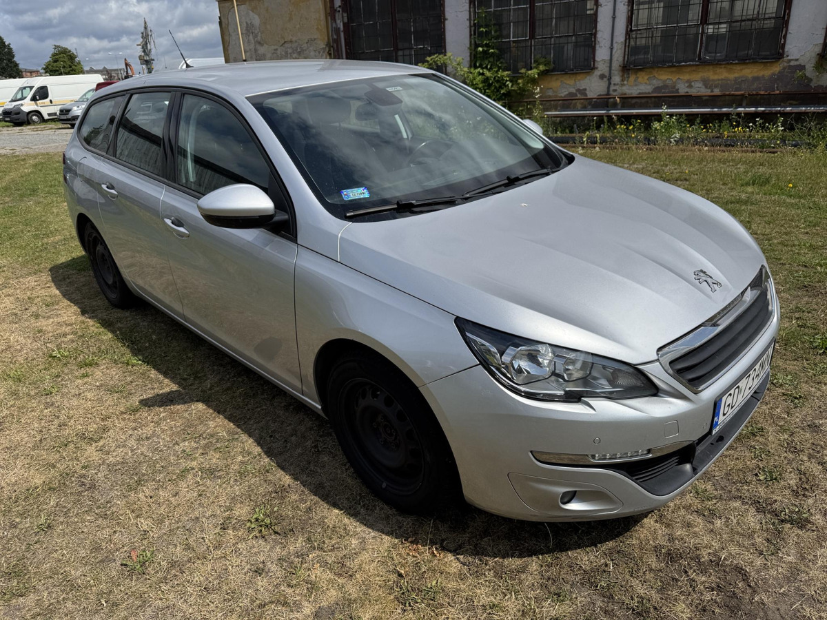 PEUGEOT 308 KOMBI - Autó: 1 kép. PEUGEOT 308 KOMBI - Autó: 1 kép.