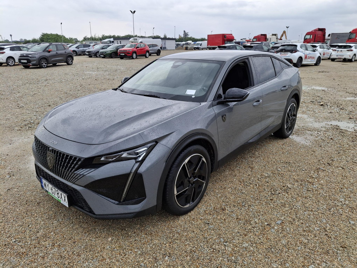 PEUGEOT 408 HATCHBACK - Hatchback: 3 kép. PEUGEOT 408 HATCHBACK - Hatchback: 3 kép.