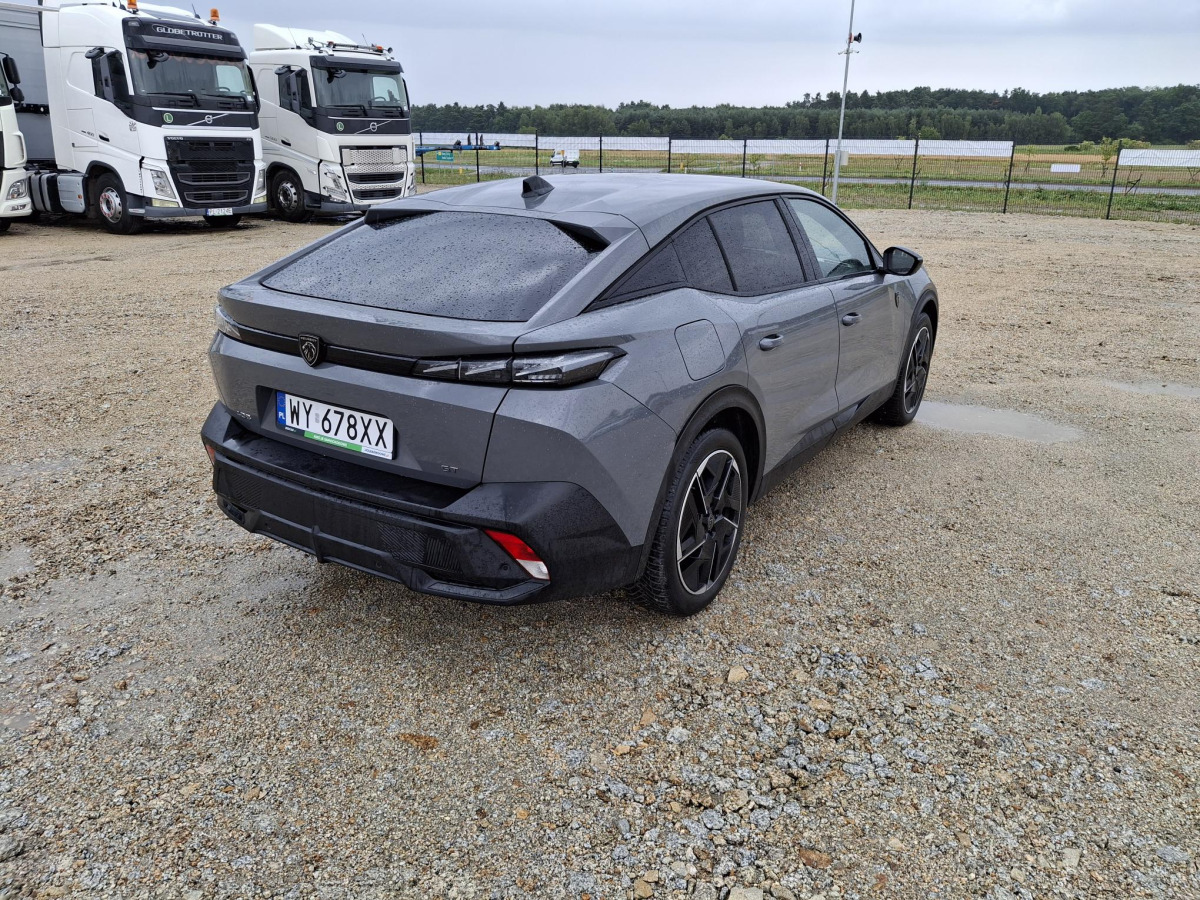PEUGEOT 408 HATCHBACK - Hatchback: 5 kép. PEUGEOT 408 HATCHBACK - Hatchback: 5 kép.