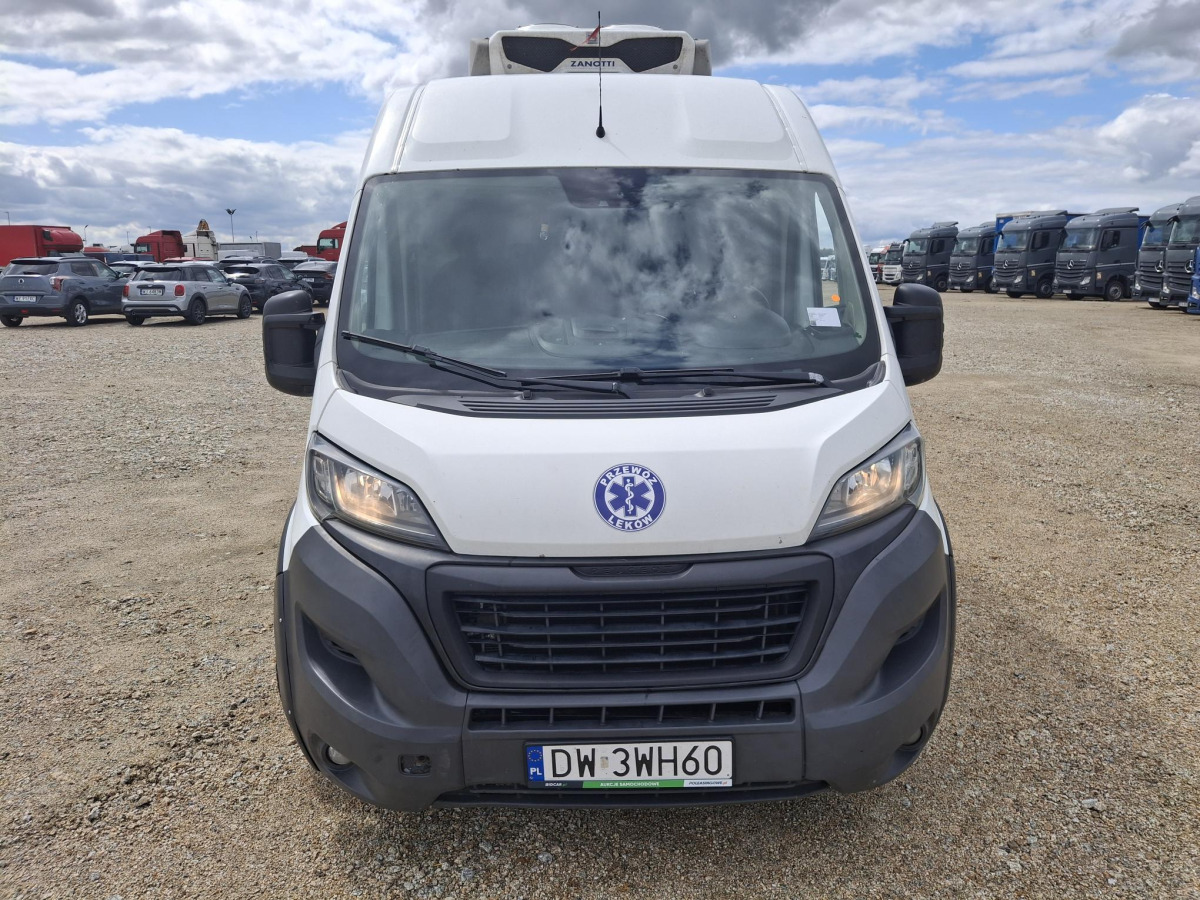 PEUGEOT BOXER FURGON BLASZAK - Furgon: 2 kép. PEUGEOT BOXER FURGON BLASZAK - Furgon: 2 kép.