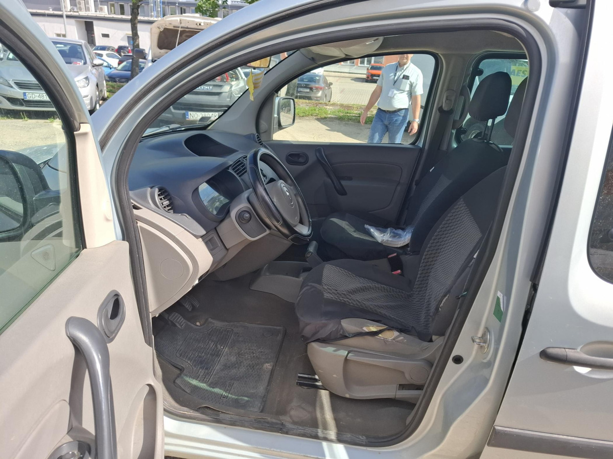 RENAULT KANGOO MINIVAN - Autó: 5 kép. RENAULT KANGOO MINIVAN - Autó: 5 kép.