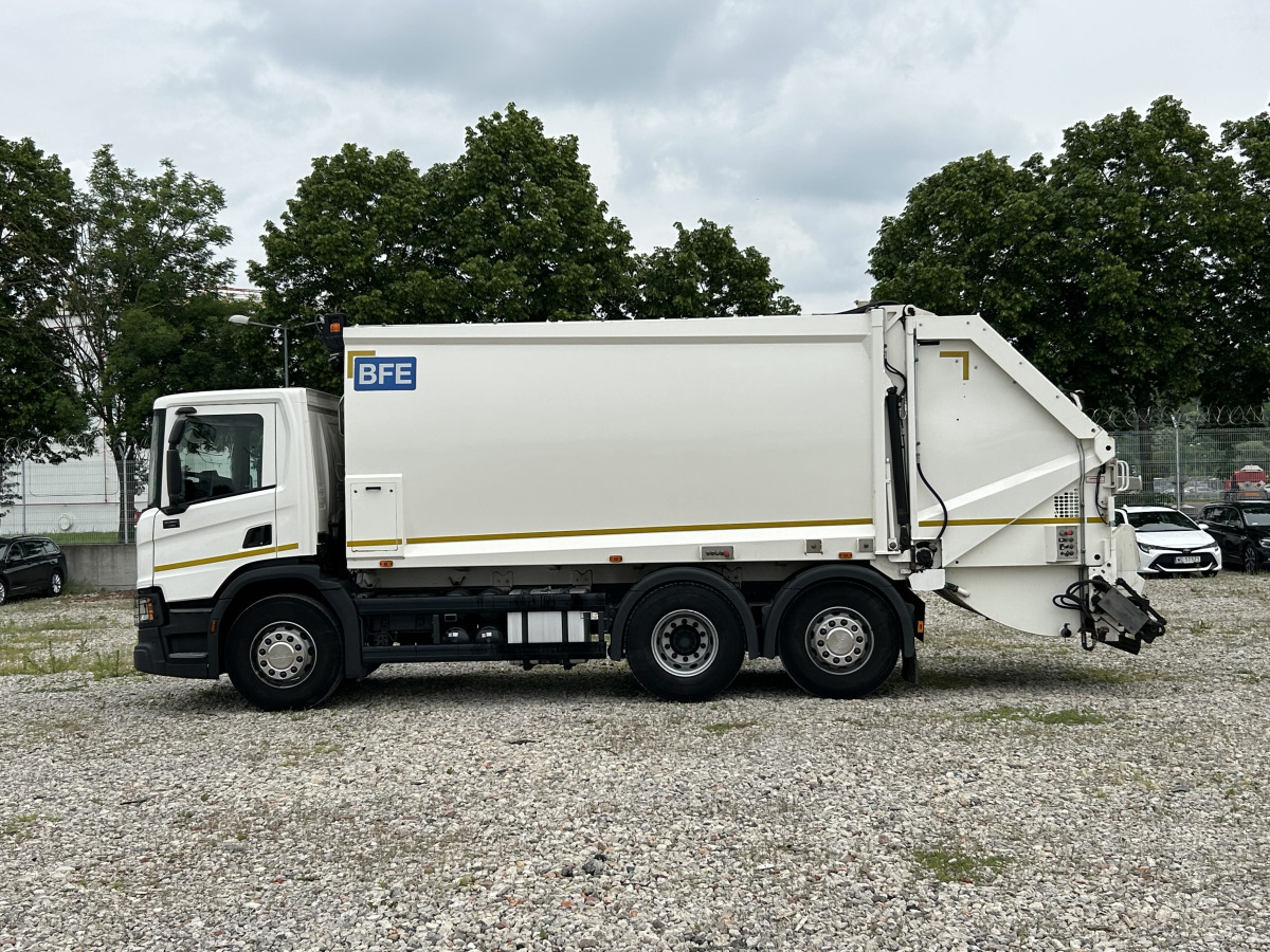 SCANIA P 320 WYWÓZ ŚMIECI - Szemetesautó: 4 kép. SCANIA P 320 WYWÓZ ŚMIECI - Szemetesautó: 4 kép.