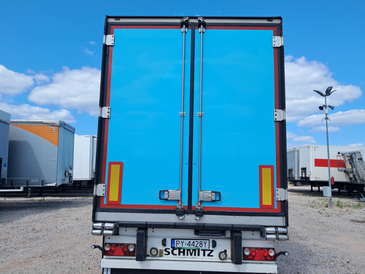 SCHMITZ CARGOBULL SCB*S3B CHŁODNIA - Pótkocsi hűtős: 4 kép. SCHMITZ CARGOBULL SCB*S3B CHŁODNIA - Pótkocsi hűtős: 4 kép.