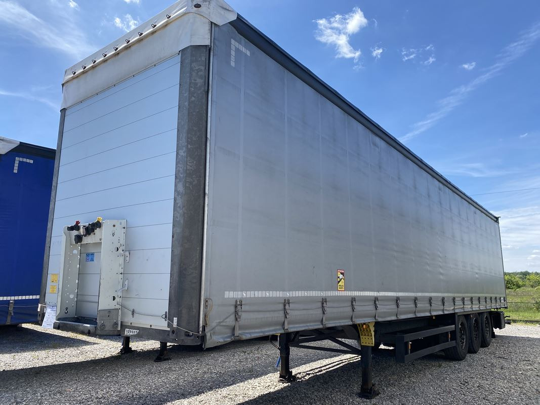 SCHMITZ CARGOBULL SCB S3T FIRANA - Ponyvás pótkocsi: 2 kép. SCHMITZ CARGOBULL SCB S3T FIRANA - Ponyvás pótkocsi: 2 kép.