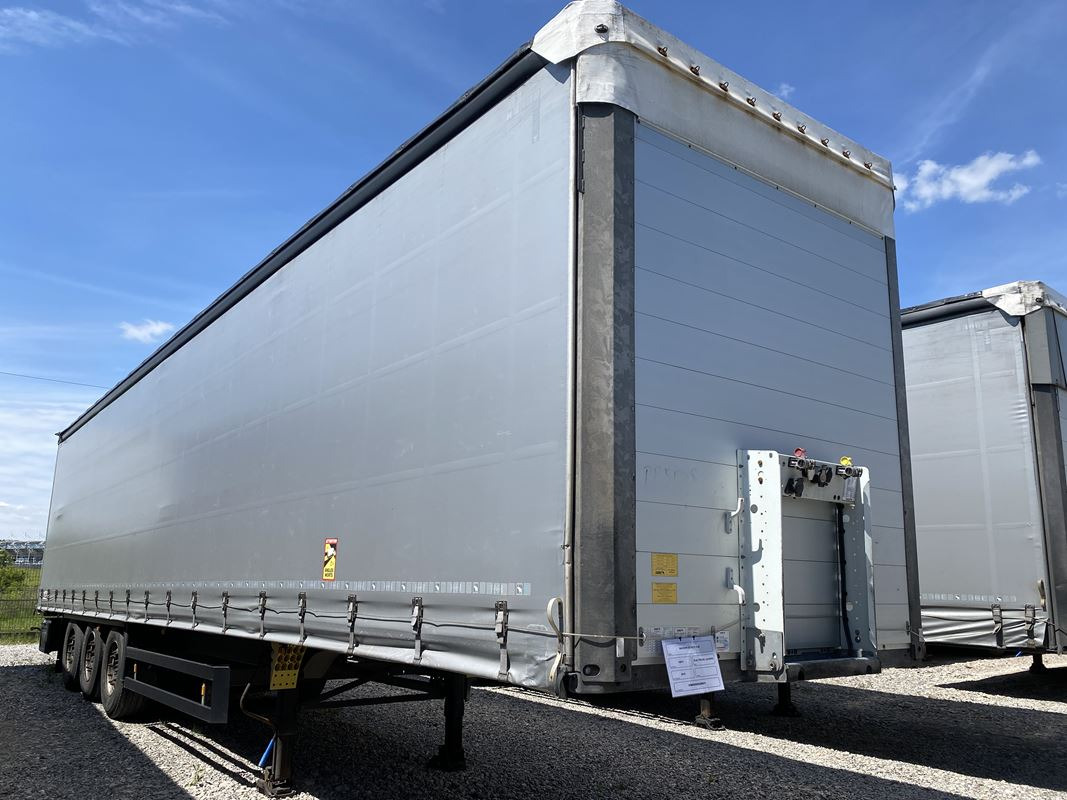 SCHMITZ CARGOBULL SCB S3T FIRANA - Ponyvás pótkocsi: 1 kép. SCHMITZ CARGOBULL SCB S3T FIRANA - Ponyvás pótkocsi: 1 kép.