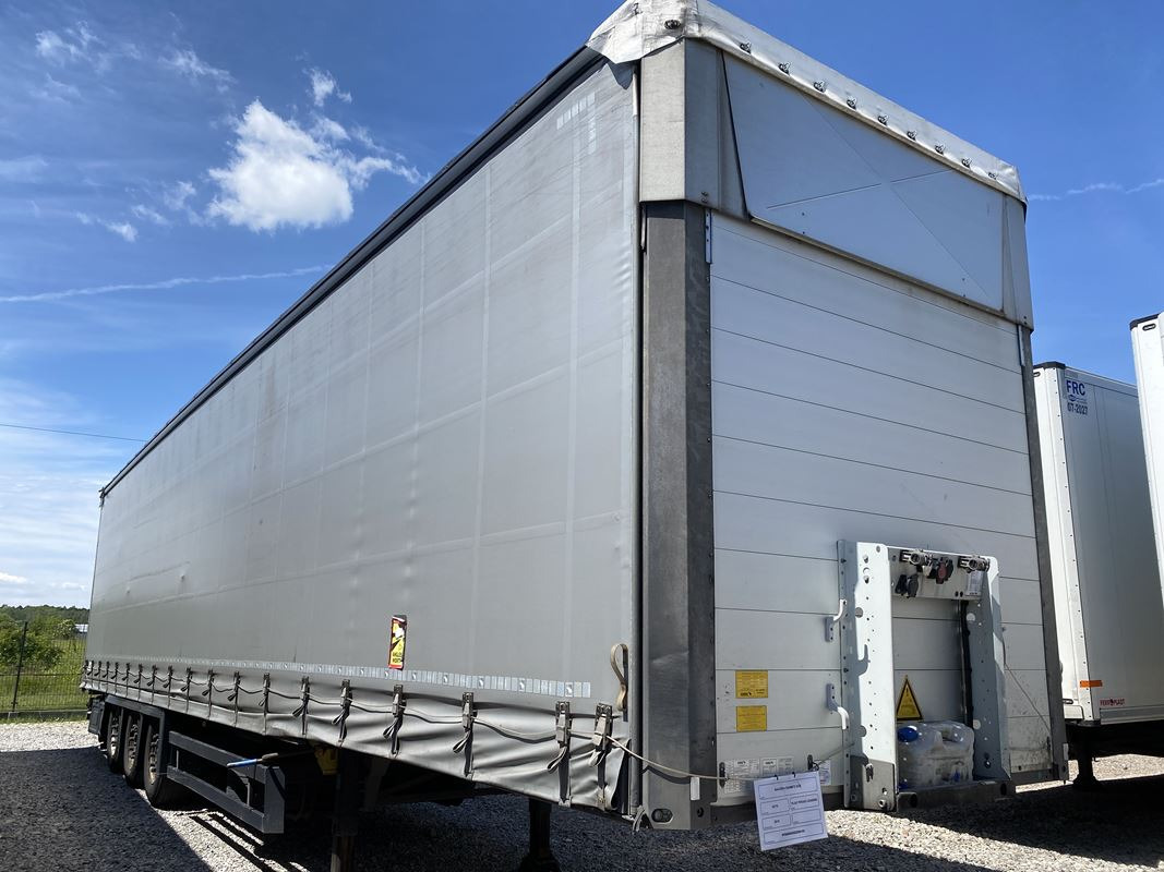 SCHMITZ CARGOBULL SCB S3T FIRANA - Ponyvás pótkocsi: 1 kép. SCHMITZ CARGOBULL SCB S3T FIRANA - Ponyvás pótkocsi: 1 kép.