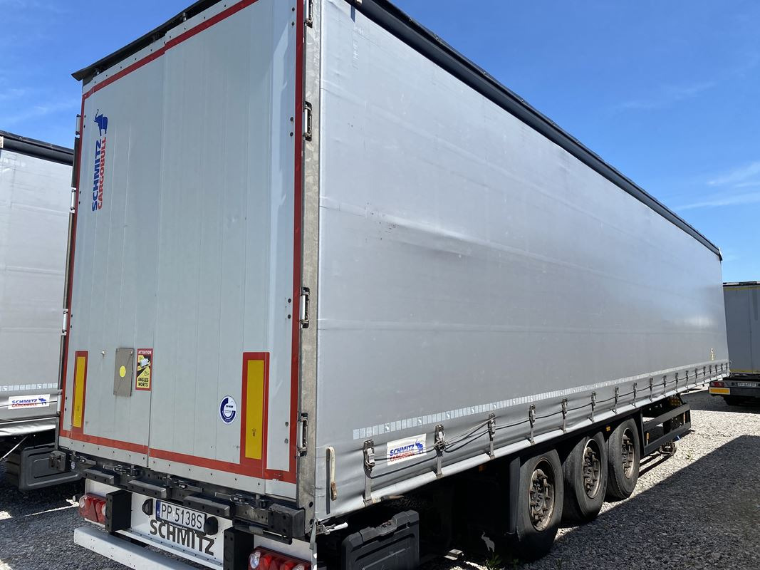 SCHMITZ CARGOBULL SCB S3T FIRANA - Ponyvás pótkocsi: 4 kép. SCHMITZ CARGOBULL SCB S3T FIRANA - Ponyvás pótkocsi: 4 kép.
