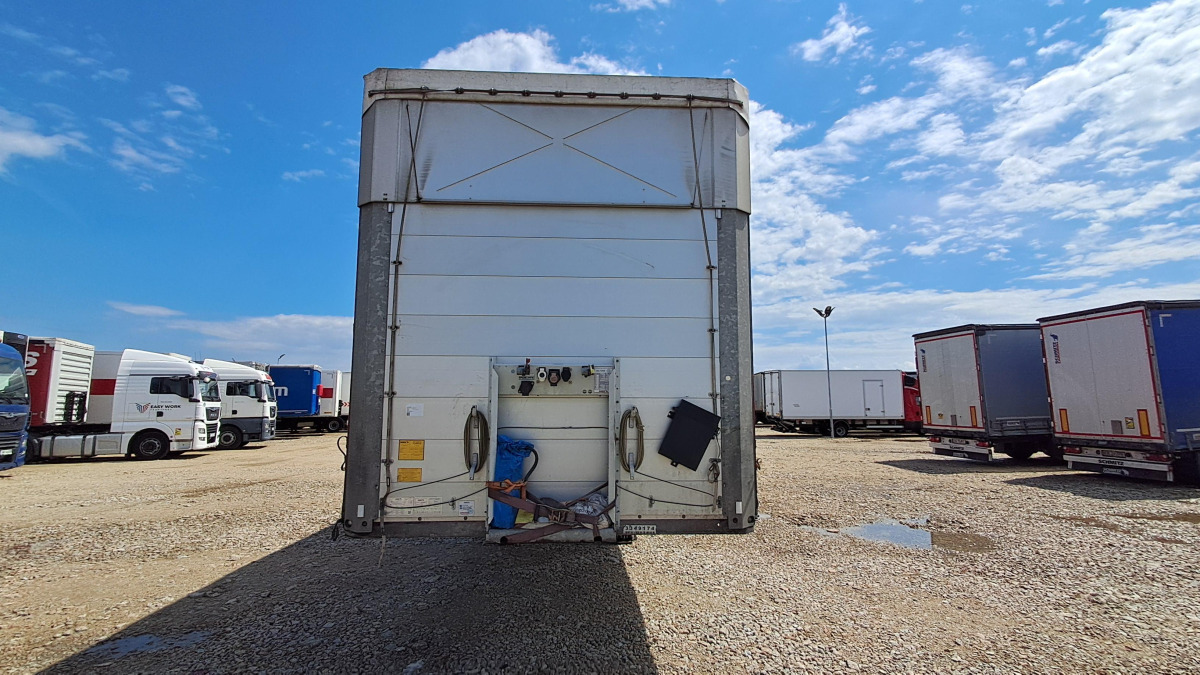 SCHMITZ CARGOBULL SCBS3T PLANDEKA/FIRANA - Ponyvás pótkocsi: 3 kép. SCHMITZ CARGOBULL SCBS3T PLANDEKA/FIRANA - Ponyvás pótkocsi: 3 kép.