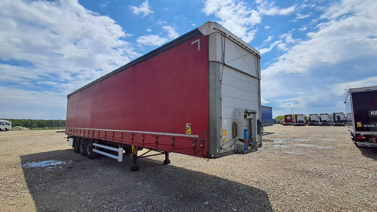 SCHMITZ CARGOBULL SCBS3T PLANDEKA/FIRANA - Ponyvás pótkocsi: 1 kép. SCHMITZ CARGOBULL SCBS3T PLANDEKA/FIRANA - Ponyvás pótkocsi: 1 kép.