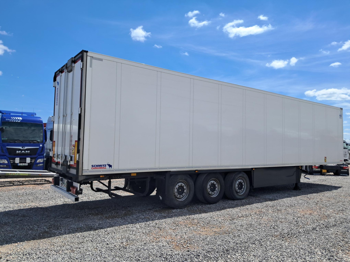 SCHMITZ CARGOBULL SKO 24/L-13.4 FP COOL V7 CHŁODNIA - Pótkocsi hűtős: 5 kép. SCHMITZ CARGOBULL SKO 24/L-13.4 FP COOL V7 CHŁODNIA - Pótkocsi hűtős: 5 kép.