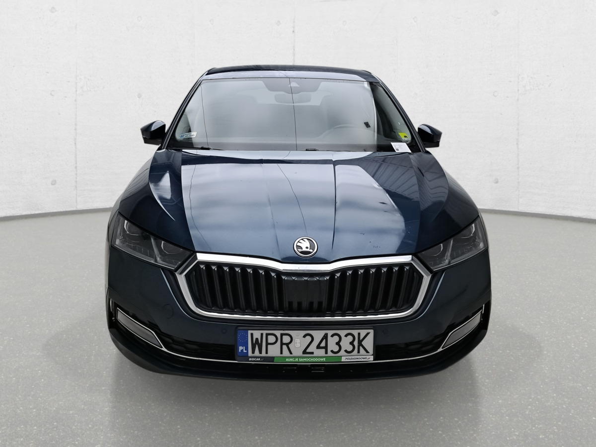 SKODA OCTAVIA HATCHBACK - Autó: 3 kép. SKODA OCTAVIA HATCHBACK - Autó: 3 kép.