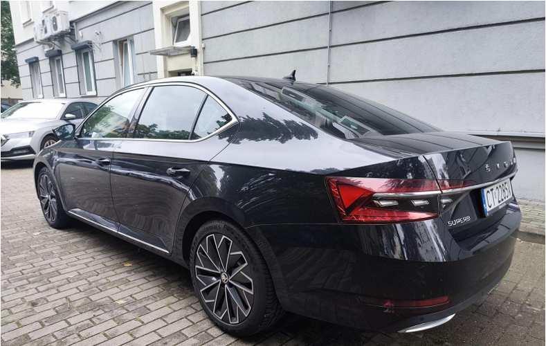 SKODA SUPERB HATCHBACK - Hatchback: 5 kép. SKODA SUPERB HATCHBACK - Hatchback: 5 kép.