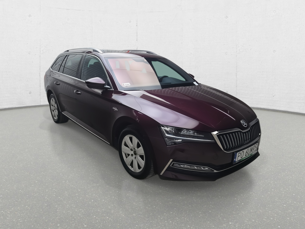 SKODA SUPERB KOMBI - Autó: 2 kép. SKODA SUPERB KOMBI - Autó: 2 kép.