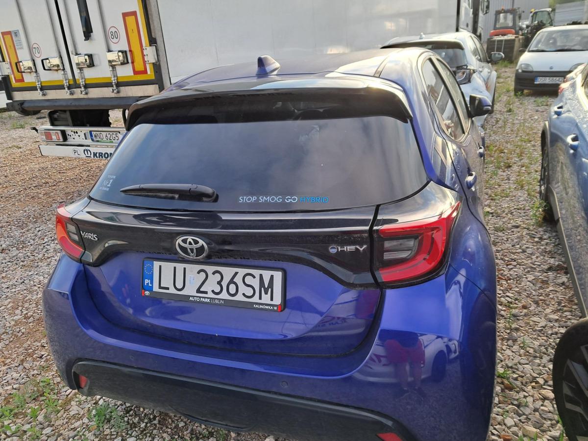 TOYOTA YARIS HATCHBACK - Hatchback: 5 kép. TOYOTA YARIS HATCHBACK - Hatchback: 5 kép.