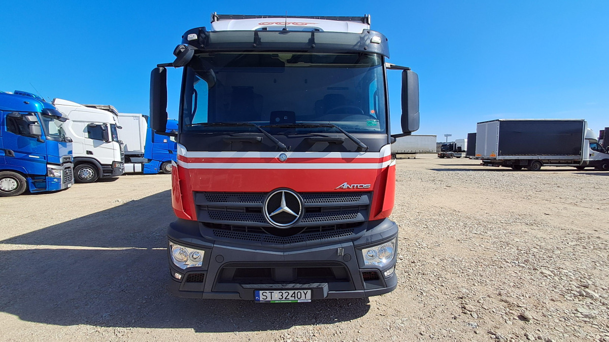 MERCEDES BENZ ANTOS SOLÓWKA Z WINDĄ - Teherautó: 3 kép. MERCEDES BENZ ANTOS SOLÓWKA Z WINDĄ - Teherautó: 3 kép.
