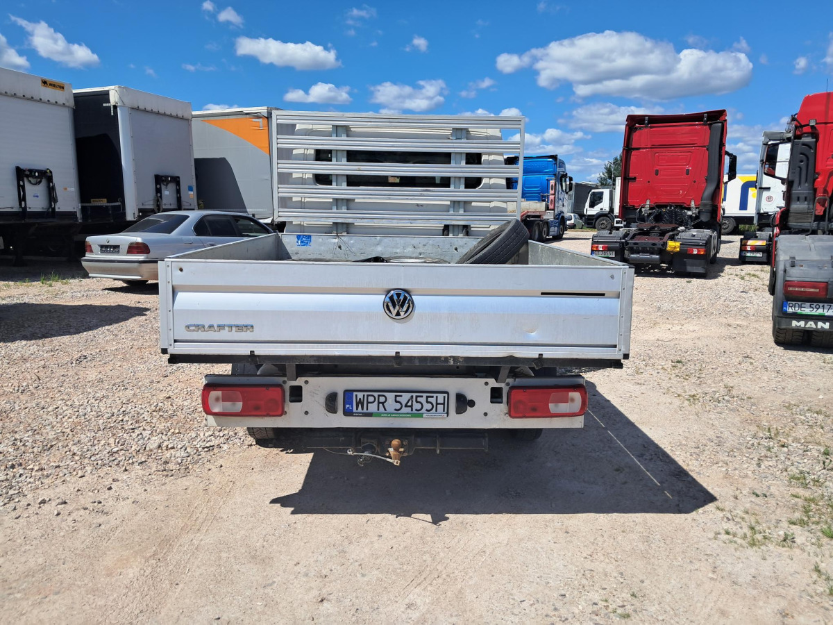 VOLKSWAGEN CRAFTER DOKA - Duplakabinos kisteherautó: 5 kép. VOLKSWAGEN CRAFTER DOKA - Duplakabinos kisteherautó: 5 kép.
