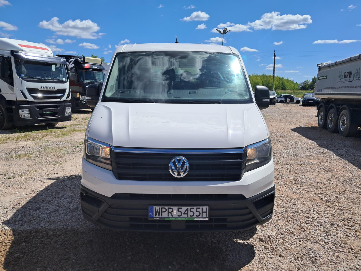 VOLKSWAGEN CRAFTER DOKA - Duplakabinos kisteherautó: 3 kép. VOLKSWAGEN CRAFTER DOKA - Duplakabinos kisteherautó: 3 kép.