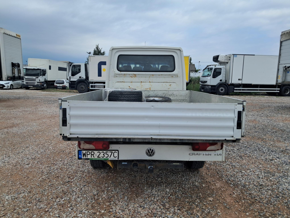 VOLKSWAGEN CRAFTER DOKA - Duplakabinos kisteherautó: 5 kép. VOLKSWAGEN CRAFTER DOKA - Duplakabinos kisteherautó: 5 kép.