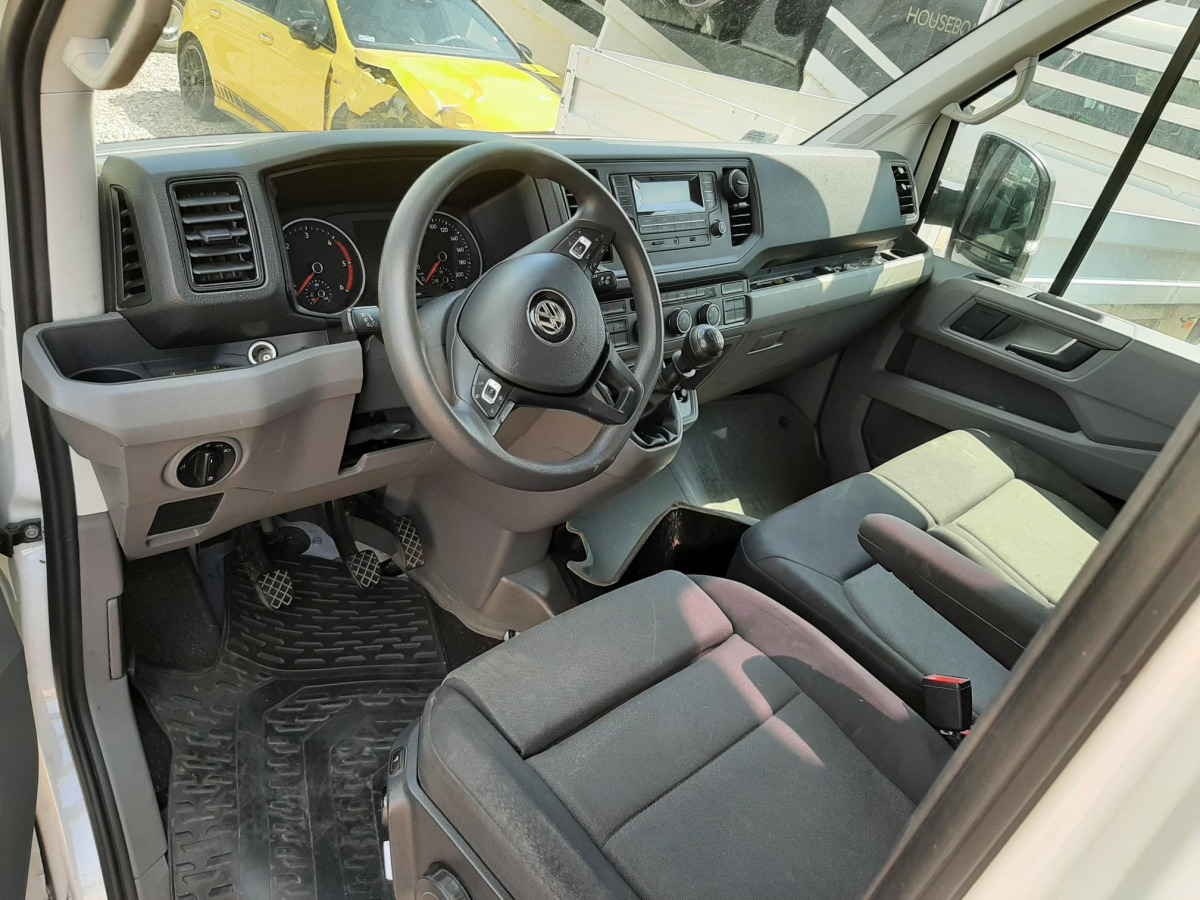 VOLKSWAGEN CRAFTER PLANDEKA - Ponyvás kisteherautó: 4 kép. VOLKSWAGEN CRAFTER PLANDEKA - Ponyvás kisteherautó: 4 kép.