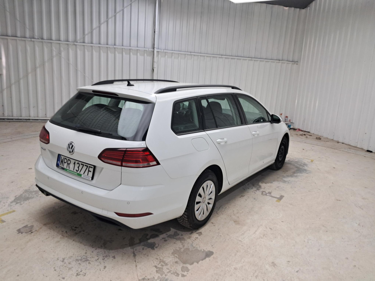 VOLKSWAGEN GOLF KOMBI - Autó: 4 kép. VOLKSWAGEN GOLF KOMBI - Autó: 4 kép.