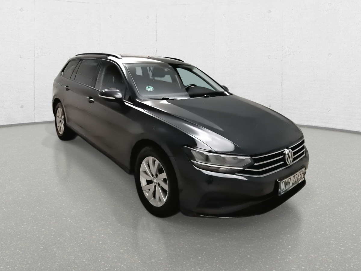 VOLKSWAGEN PASSAT KOMBI - Autó: 2 kép. VOLKSWAGEN PASSAT KOMBI - Autó: 2 kép.