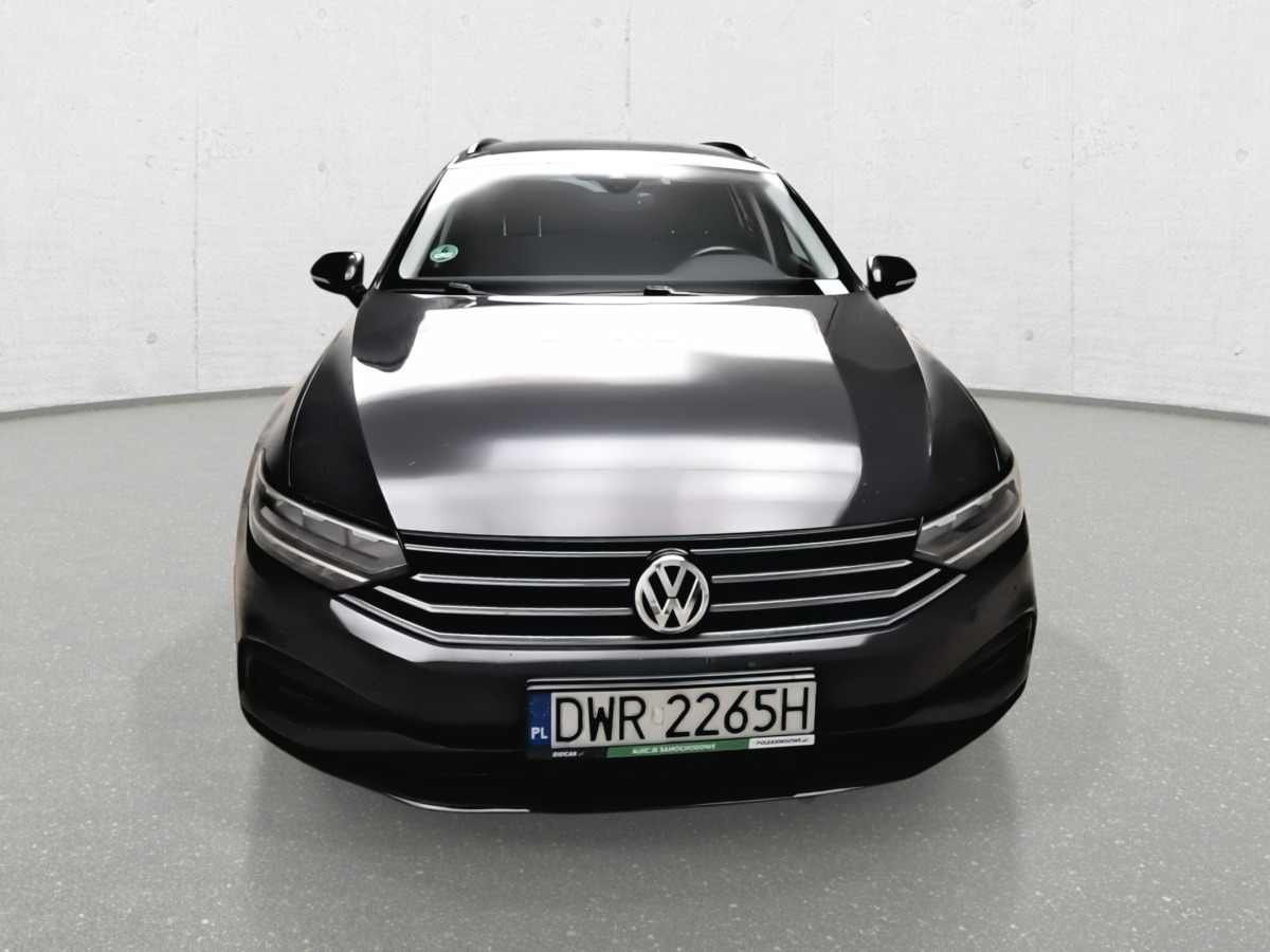 VOLKSWAGEN PASSAT KOMBI - Autó: 3 kép. VOLKSWAGEN PASSAT KOMBI - Autó: 3 kép.