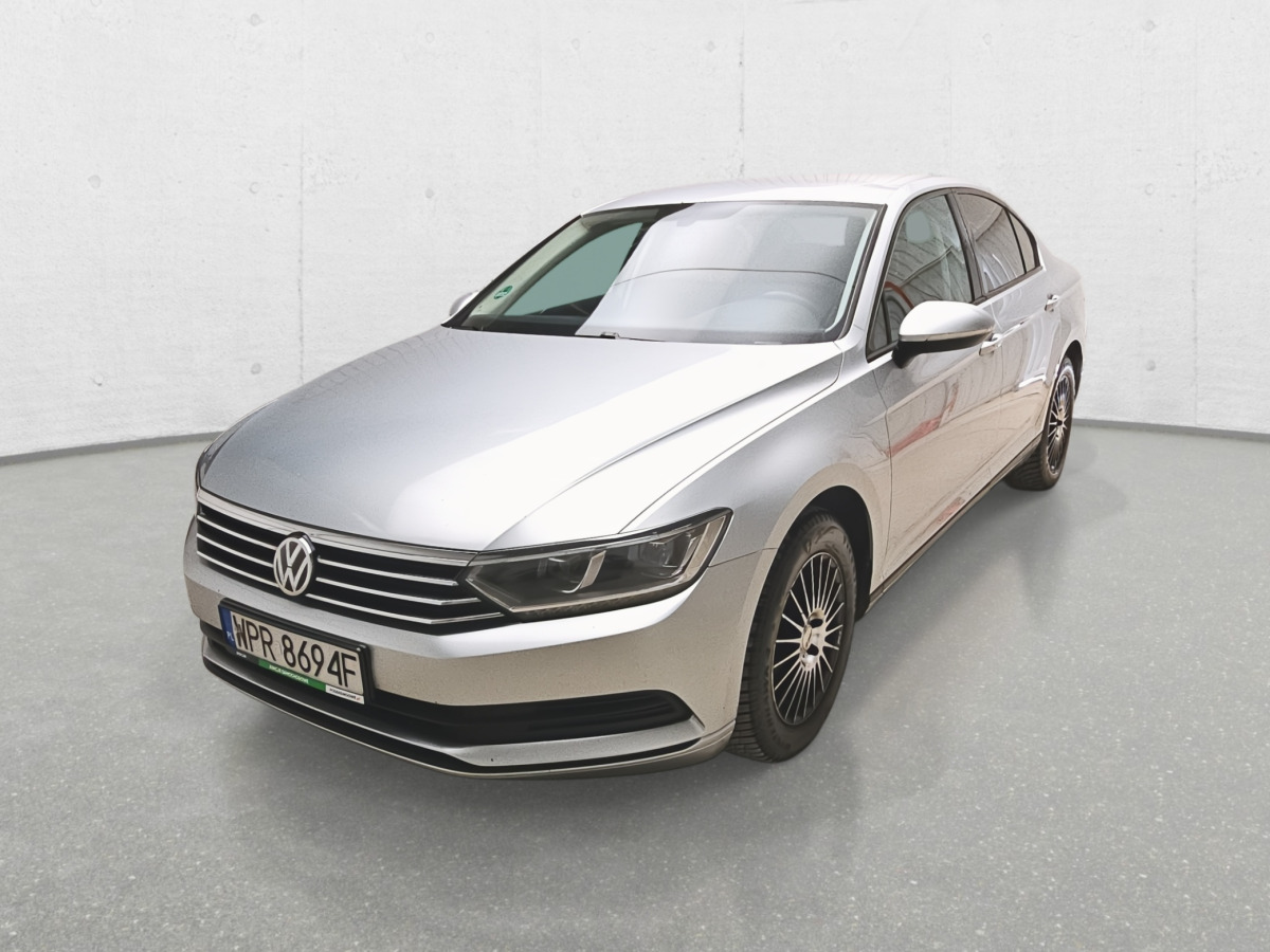 VOLKSWAGEN PASSAT SEDAN - Autó: 4 kép. VOLKSWAGEN PASSAT SEDAN - Autó: 4 kép.