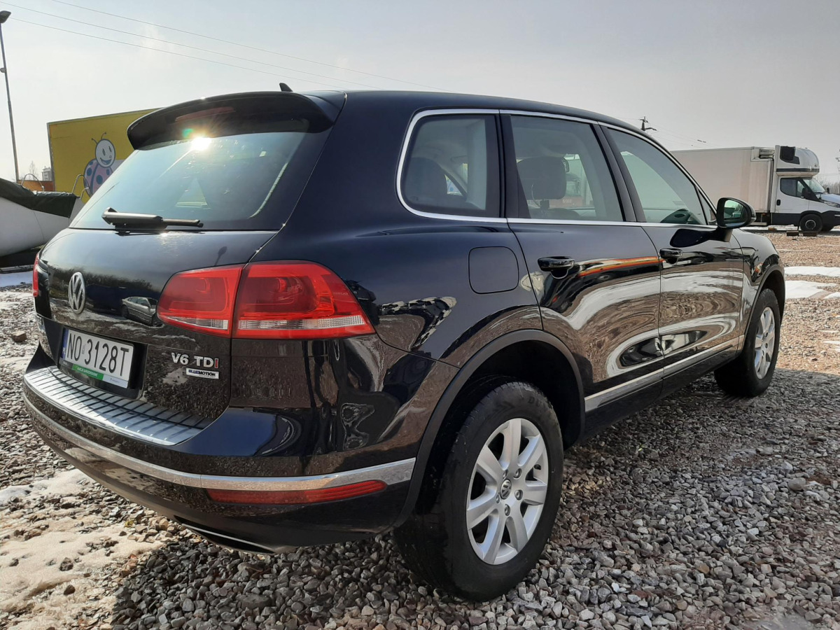 VOLKSWAGEN TOUAREG SUV - Terepjáró/ SUV: 4 kép. VOLKSWAGEN TOUAREG SUV - Terepjáró/ SUV: 4 kép.