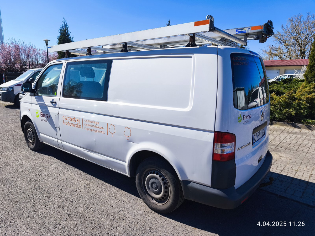 VOLKSWAGEN TRANSPORTER BRYGADÓWKA - Duplakabinos kisteherautó: 4 kép. VOLKSWAGEN TRANSPORTER BRYGADÓWKA - Duplakabinos kisteherautó: 4 kép.