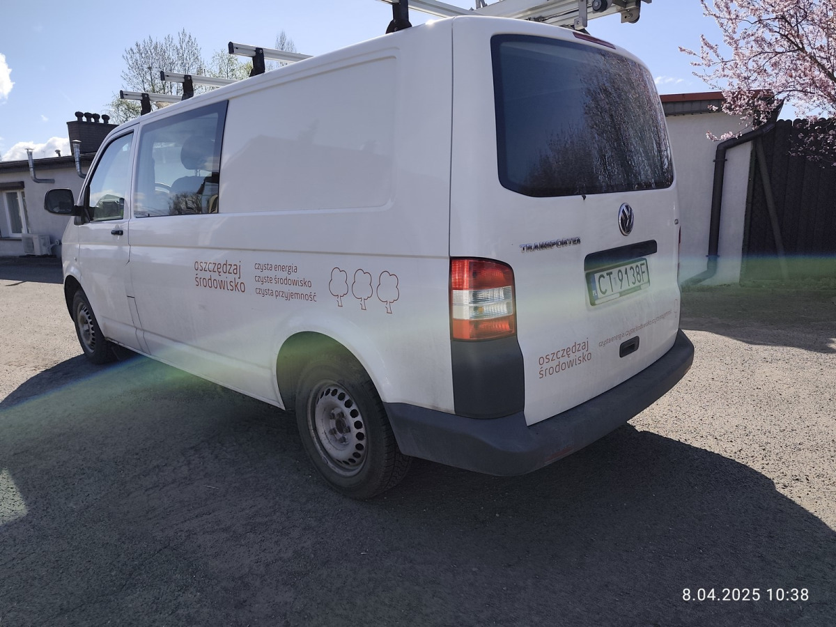 VOLKSWAGEN TRANSPORTER BRYGADÓWKA - Duplakabinos kisteherautó: 4 kép. VOLKSWAGEN TRANSPORTER BRYGADÓWKA - Duplakabinos kisteherautó: 4 kép.