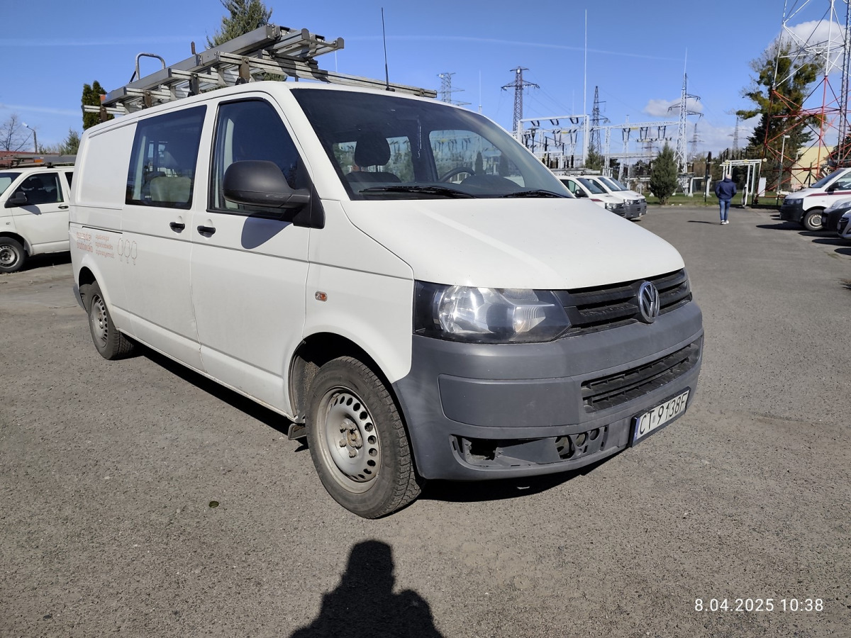 VOLKSWAGEN TRANSPORTER BRYGADÓWKA - Duplakabinos kisteherautó: 1 kép. VOLKSWAGEN TRANSPORTER BRYGADÓWKA - Duplakabinos kisteherautó: 1 kép.